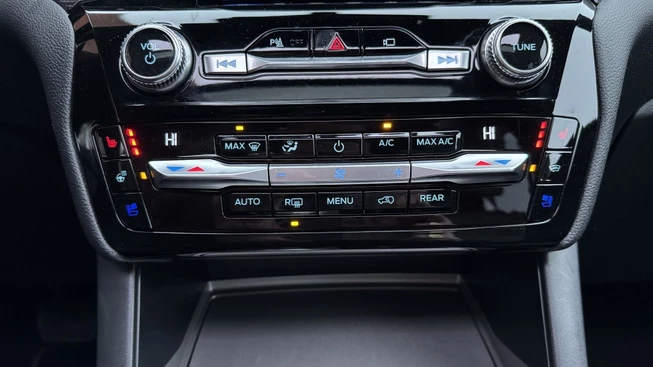 Ford Explorer - Afbeelding 19 van 26