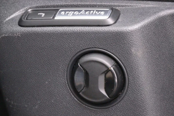 Volkswagen T-Roc - Afbeelding 18 van 20