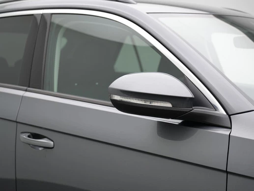 Volkswagen T-Roc - Afbeelding 25 van 30