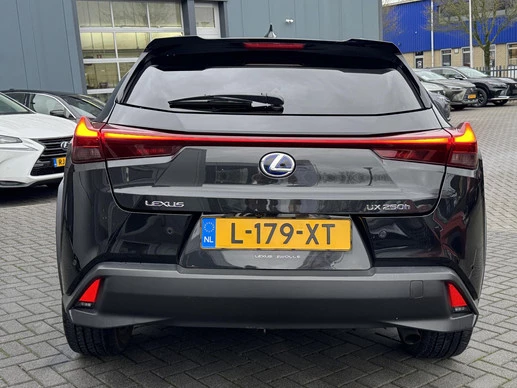 Lexus UX - Afbeelding 4 van 30