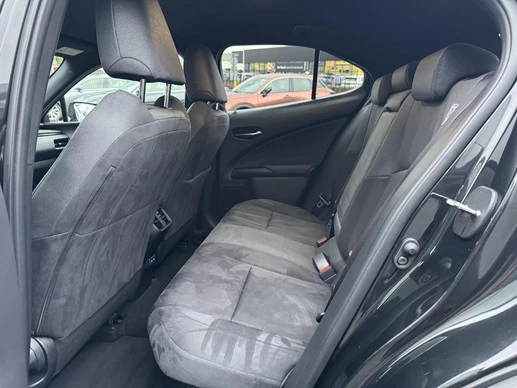 Lexus UX - Afbeelding 28 van 30