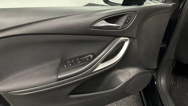 Opel Astra - Afbeelding 17 van 30