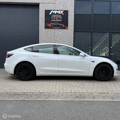 Tesla Model 3 - Afbeelding 2 van 23