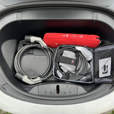 Tesla Model 3 - Afbeelding 19 van 23