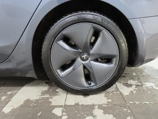 Tesla Model 3 - Afbeelding 9 van 21