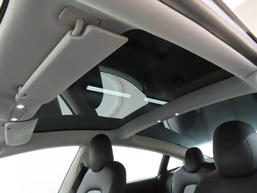 Tesla Model 3 - Afbeelding 12 van 21