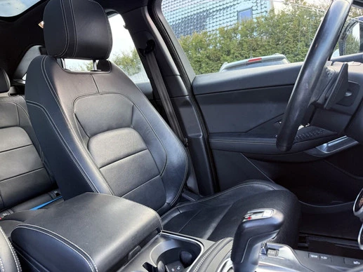 Jaguar E-PACE - Afbeelding 25 van 30