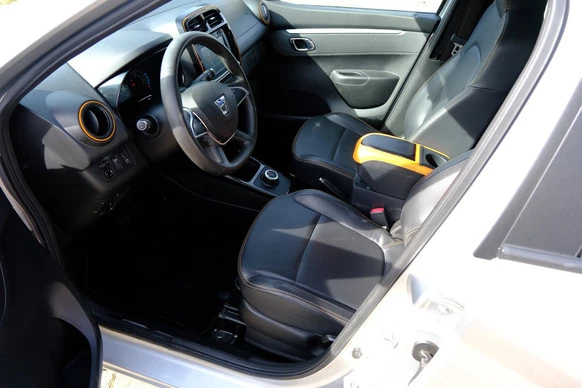 Dacia Spring - Afbeelding 2 van 30