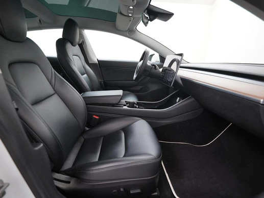 Tesla Model 3 - Afbeelding 3 van 30
