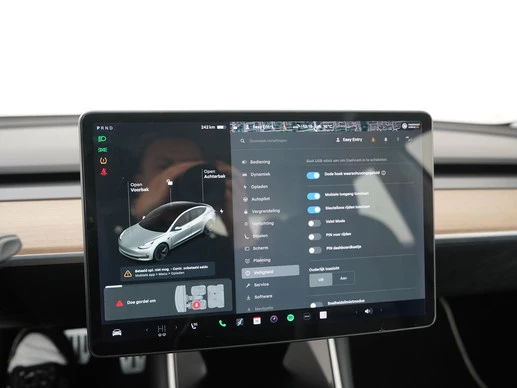 Tesla Model 3 - Afbeelding 26 van 30