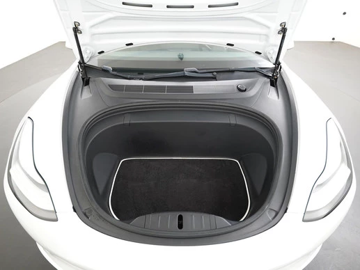 Tesla Model 3 - Afbeelding 28 van 30