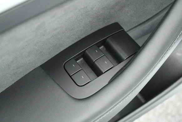 Tesla Model 3 - Afbeelding 16 van 30