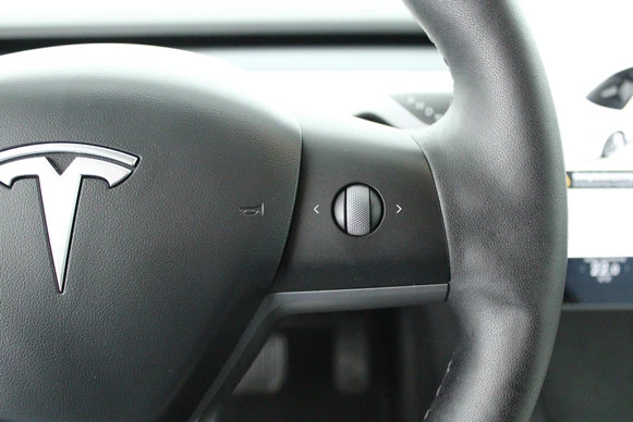 Tesla Model 3 - Afbeelding 19 van 30