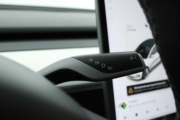 Tesla Model 3 - Afbeelding 20 van 30