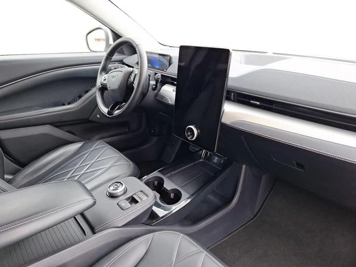 Ford Mustang Mach-E - Afbeelding 12 van 30