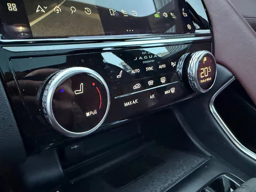 Jaguar E-PACE - Afbeelding 18 van 30