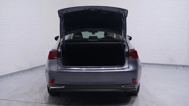 Lexus IS - Afbeelding 15 van 30