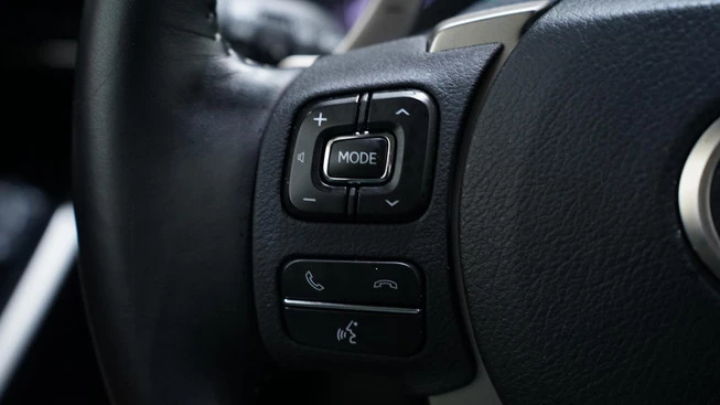 Lexus IS - Afbeelding 23 van 30