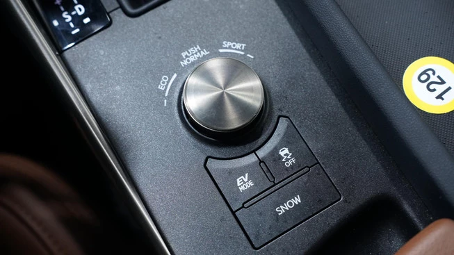 Lexus IS - Afbeelding 28 van 30