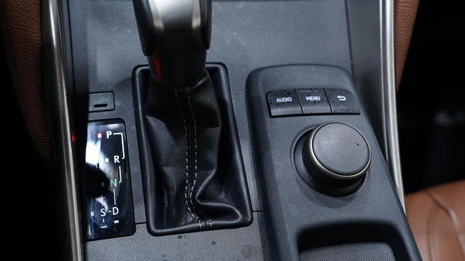 Lexus IS - Afbeelding 29 van 30