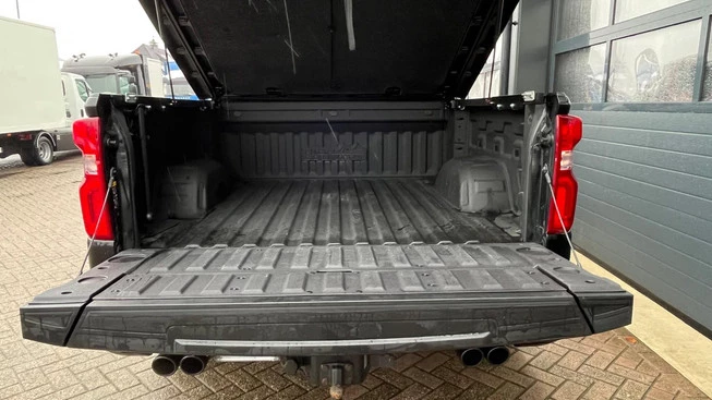Chevrolet Silverado - Afbeelding 16 van 23