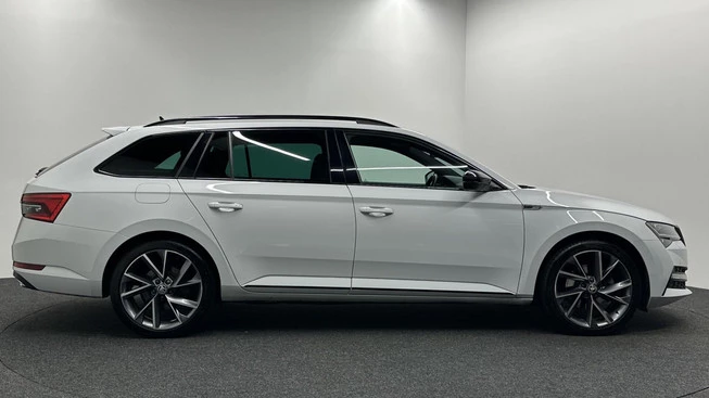 Škoda Superb - Afbeelding 15 van 30
