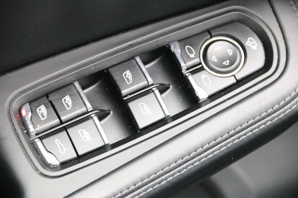 Porsche Macan - Afbeelding 17 van 24