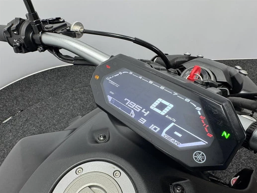 Yamaha MT 07 - Afbeelding 17 van 18