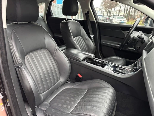 Jaguar XF - Afbeelding 10 van 15