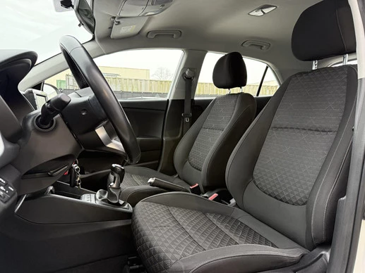 Kia Rio - Afbeelding 8 van 30