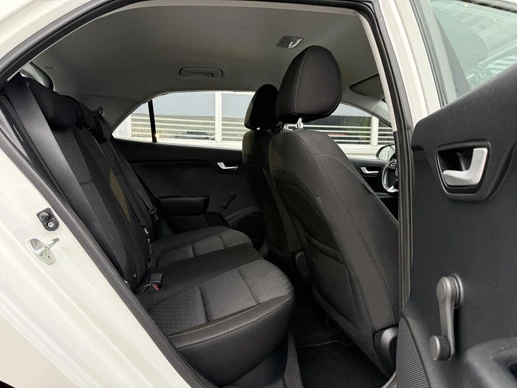 Kia Rio - Afbeelding 11 van 30