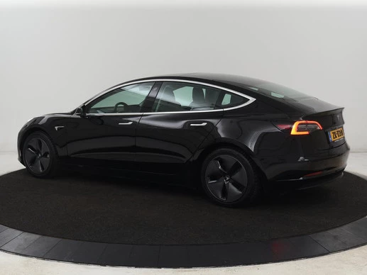 Tesla Model 3 - Afbeelding 2 van 30