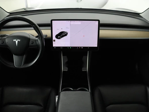 Tesla Model 3 - Afbeelding 9 van 30