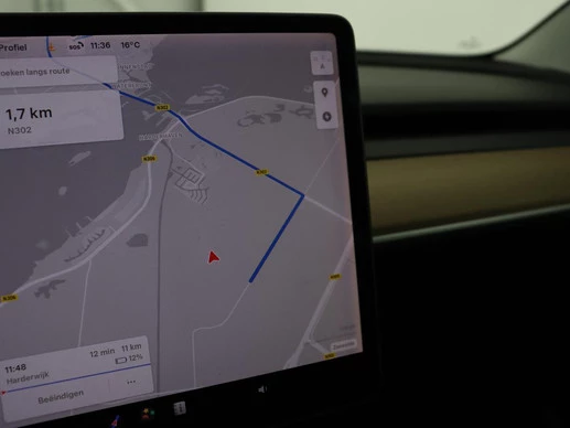 Tesla Model 3 - Afbeelding 21 van 30