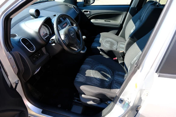 Opel Agila - Afbeelding 2 van 23