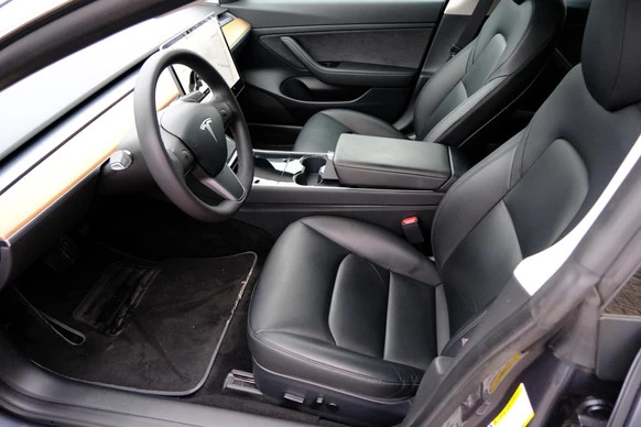 Tesla Model 3 - Afbeelding 2 van 30