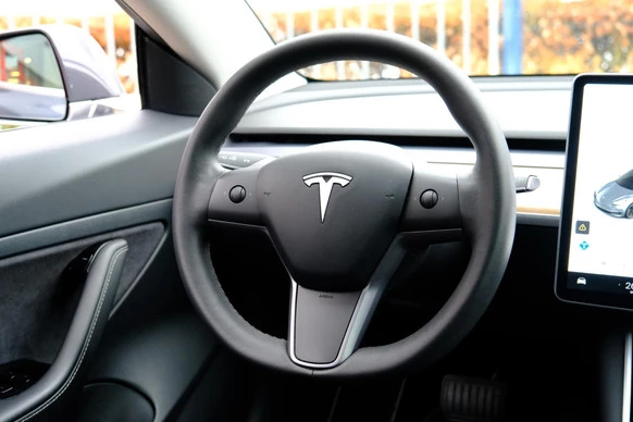 Tesla Model 3 - Afbeelding 6 van 30