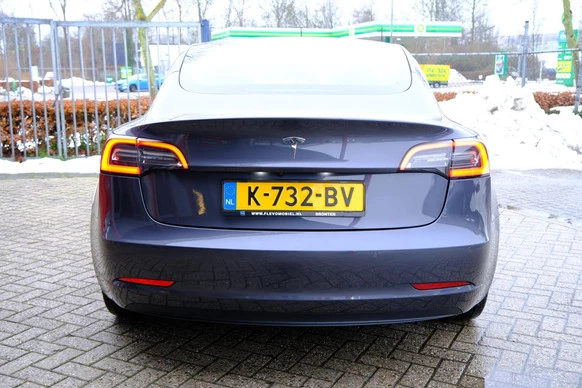 Tesla Model 3 - Afbeelding 8 van 30
