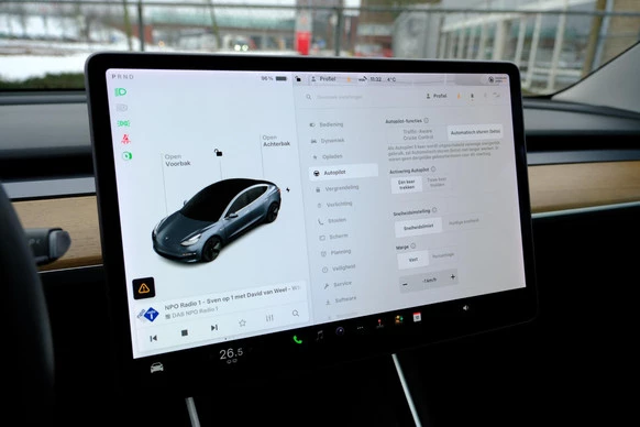 Tesla Model 3 - Afbeelding 14 van 30