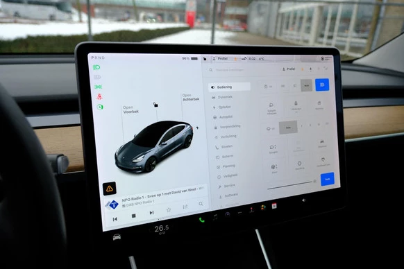Tesla Model 3 - Afbeelding 25 van 30
