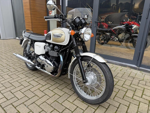 Triumph Bonneville - Afbeelding 2 van 18