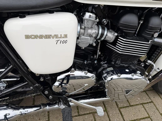 Triumph Bonneville - Afbeelding 8 van 18