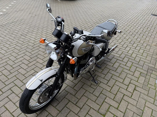 Triumph Bonneville - Afbeelding 13 van 18