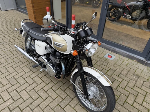 Triumph Bonneville - Afbeelding 14 van 18