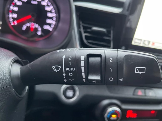 Kia Stonic - Afbeelding 28 van 30
