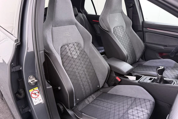 Volkswagen Golf - Afbeelding 17 van 30