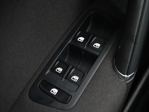 Volkswagen Golf - Afbeelding 16 van 30