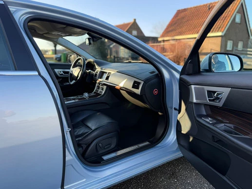 Jaguar XF - Afbeelding 11 van 30