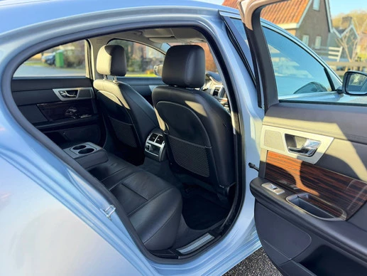 Jaguar XF - Afbeelding 13 van 30