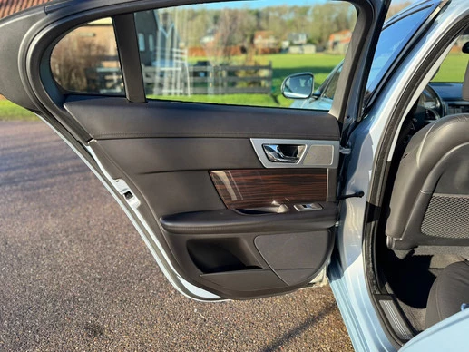 Jaguar XF - Afbeelding 14 van 30